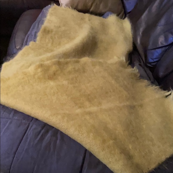 Shawl - Picture 2 of 3